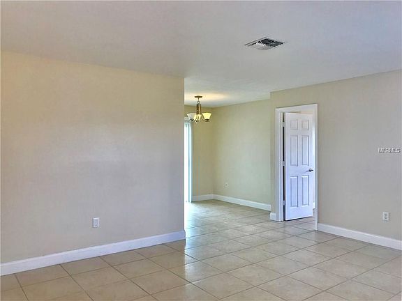 4th image of 442 Bar Ct