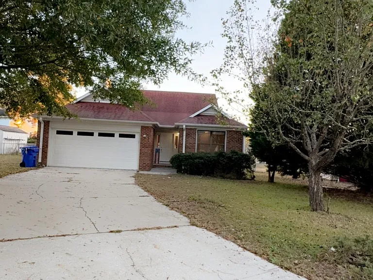 103 Ashton Pl — Photo 1