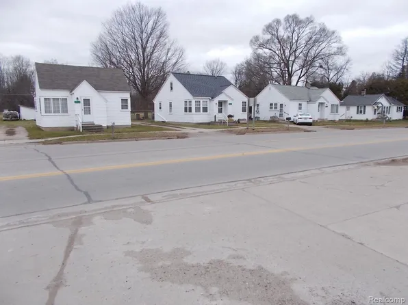 1011 Cleaver Rd, Caro, MI 48723