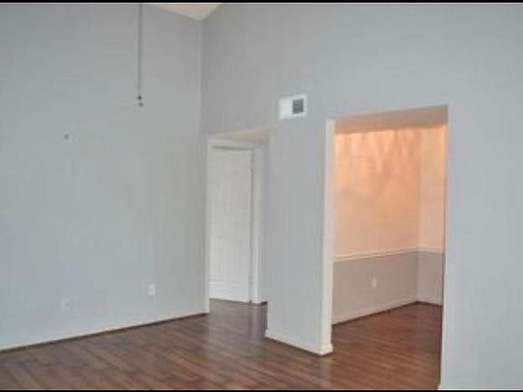 4th image of 12133 Chaucer Ln