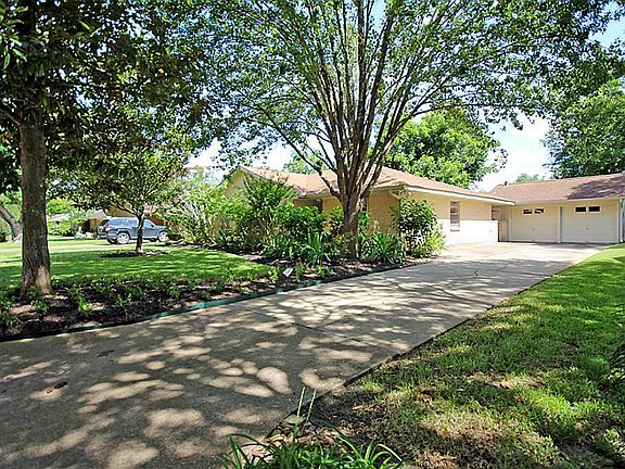 2nd image of 5104 Carmona Ln