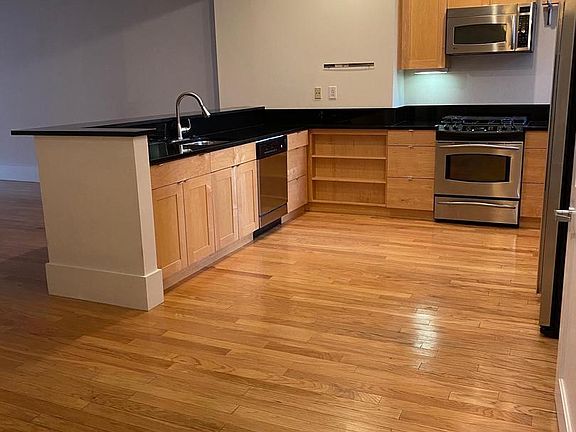 3rd image of 1615 Walnut St Floor 3