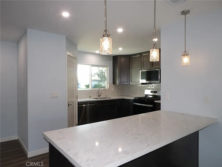 2737 Burly Ave — Photo 15