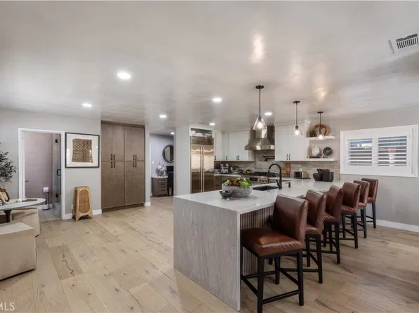 1611 N Greenbrier Rd, Long Beach, CA 90815