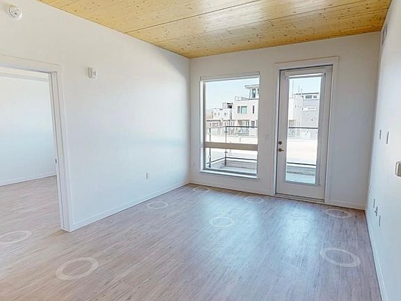 3rd image of 3122 W 17th Ave #537