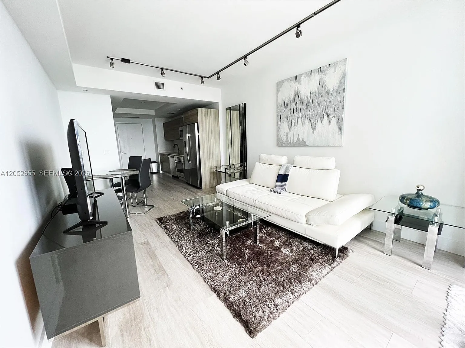 3401 Midtown Condo — Photo 2