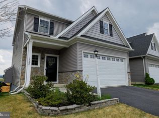 1380 Fieldstone Dr, Mount Joy, PA 17552