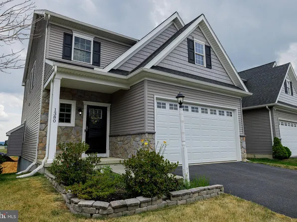 1380 Fieldstone Dr, Mount Joy, PA 17552