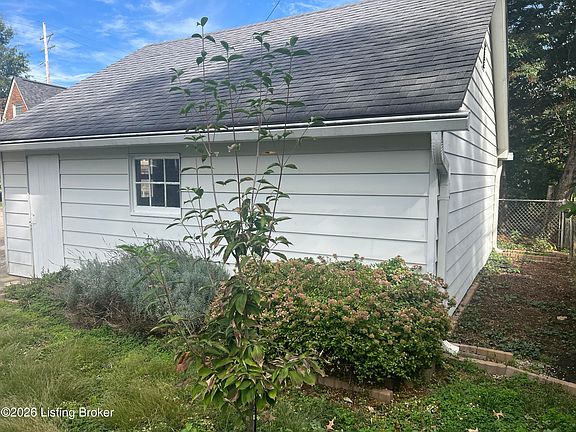 4th image of 3404 Lexington Rd