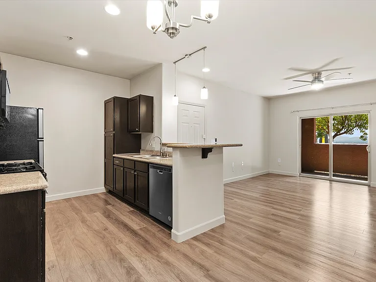 The View Apartments — Photo 93