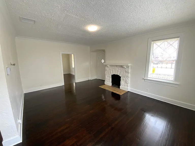 920 N Auburndale St — Photo 4