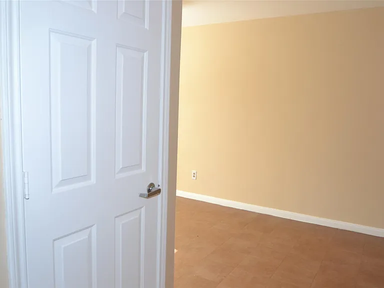 304 Dell Ct #6 — Photo 25