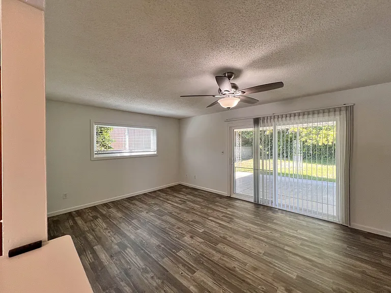 7312 Volta Ct — Photo 9