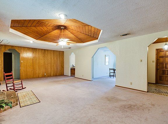 3rd image of 100 Buena Vista St