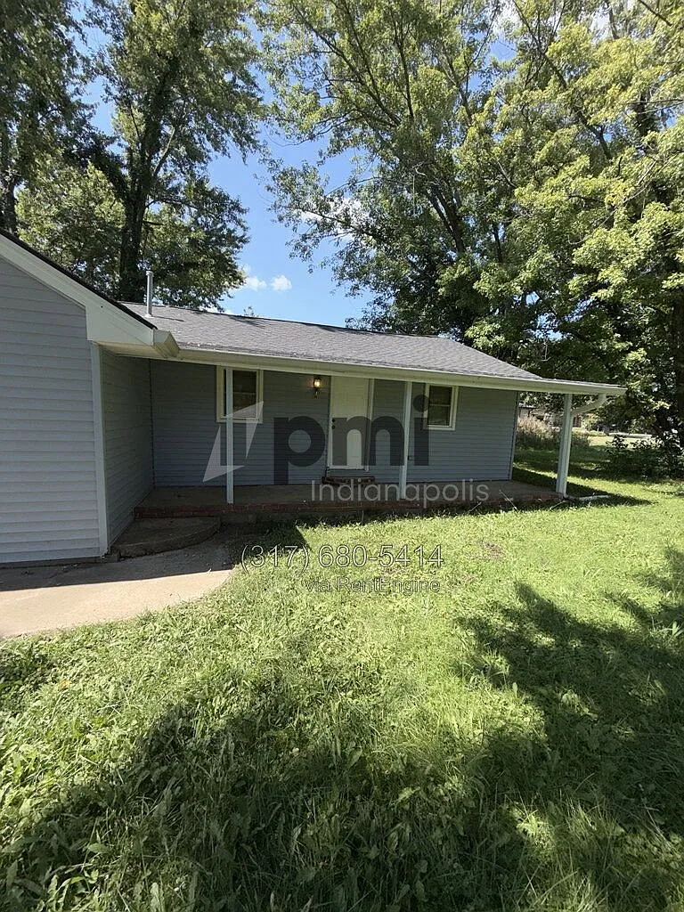 3 bed, 1.5 bath, 899 sqft, $1,790 — Photo 3