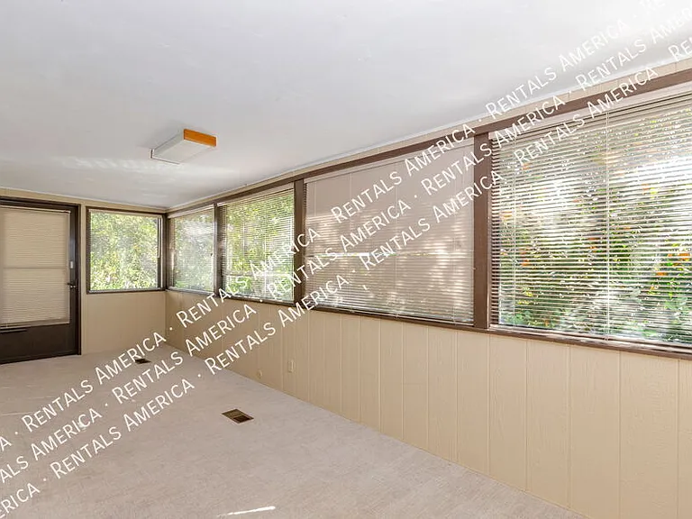 10684 N Stromboli Ave — Photo 10