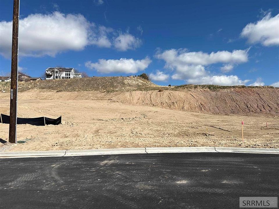 1st image of 6 Falcon Ridge Dr
