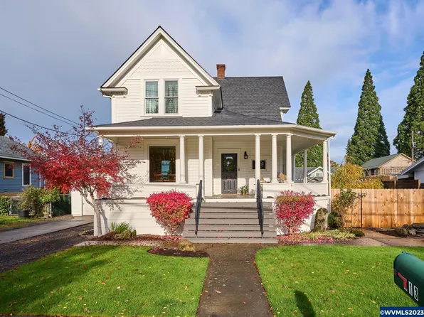 413 Oak St, Silverton, OR 97381