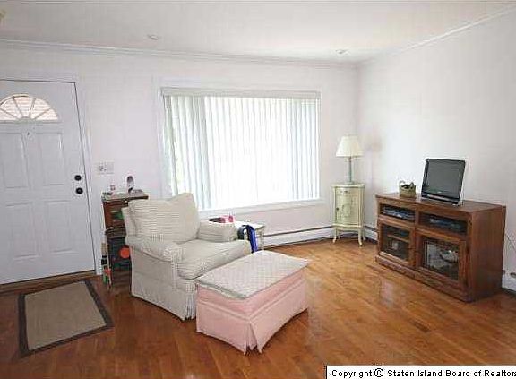 3rd image of 82 North Dr