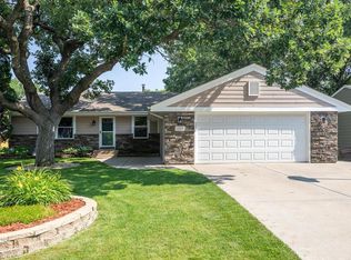 13316 Linwood Forest Cir, Champlin, MN 55316