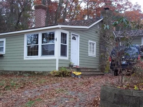 15 Birch Dr, Exeter, RI 02822