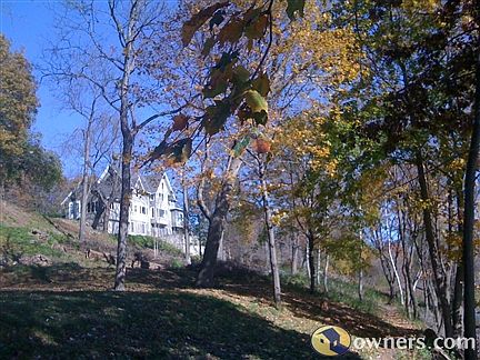 2nd image of 212 N Green Bay Rd