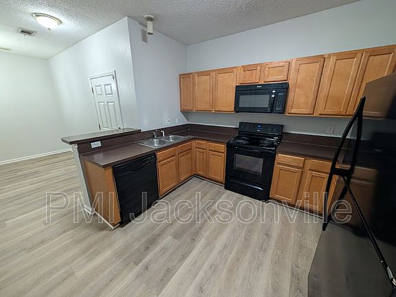 3rd image of 3960 Kirkpatrick Cir APT 2