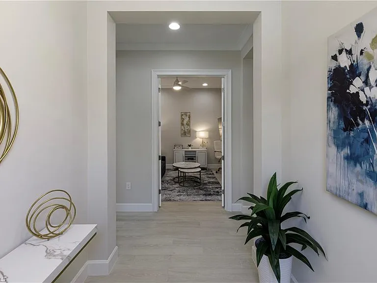 8909 Yucatan Ct — Photo 2