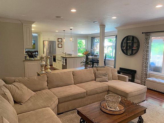 3rd image of 6712 Tannahill Dr