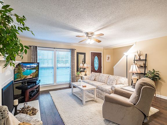 4th image of 4120 Premier Dr