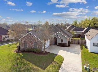 17851 Lake Azalea Dr, Baton Rouge, LA 70817
