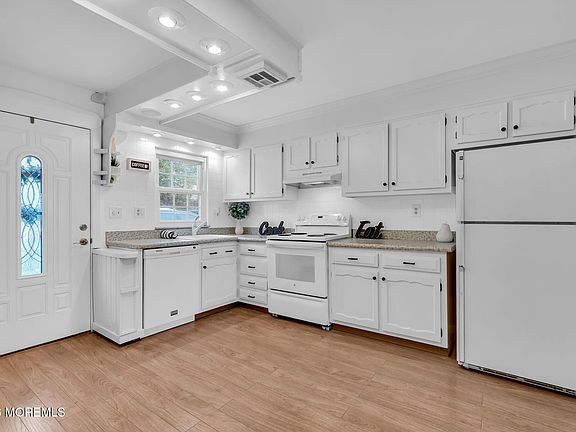 4th image of 1236B Hamilton Court