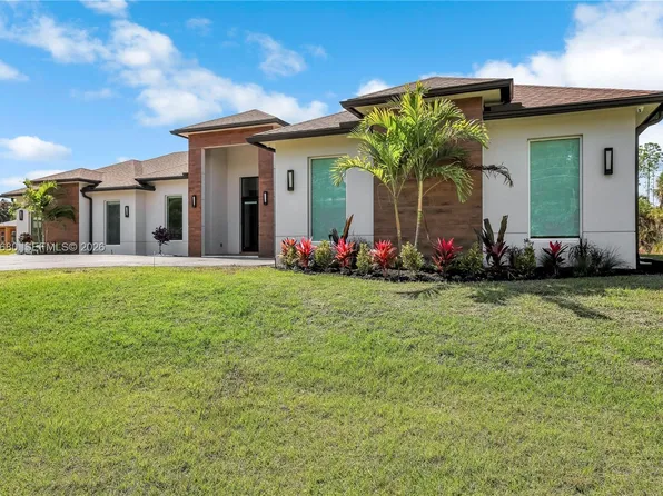 1899 Wilson Blvd N, Naples, FL 34120