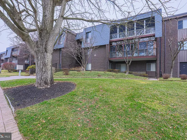 25 Stonehenge Cir #25-4, Pikesville, MD 21208