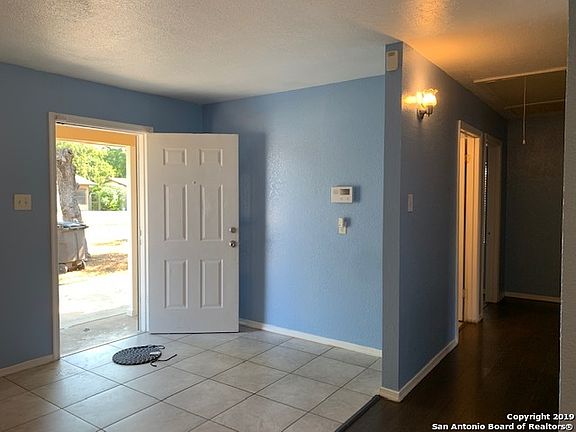 5th image of 5526 Plumtree Dr