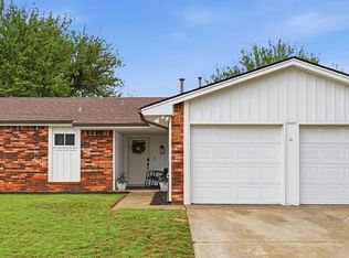 10316 Glascow Dr, Yukon, OK 73099