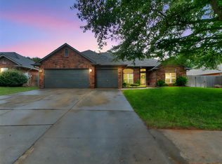 2709 Jaclyns Trl, Edmond, OK 73012