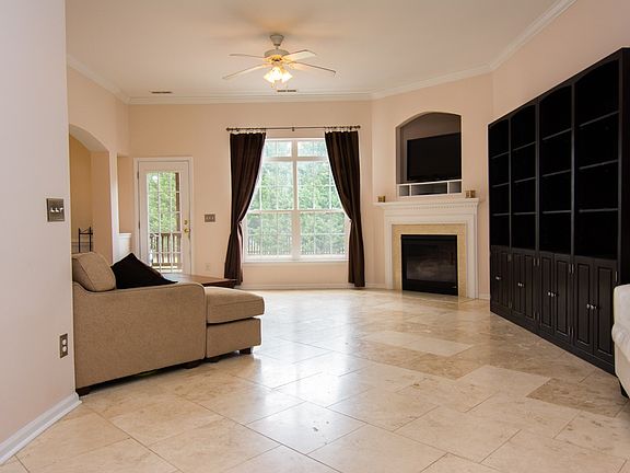 4th image of 10451 Tintinhull Dr