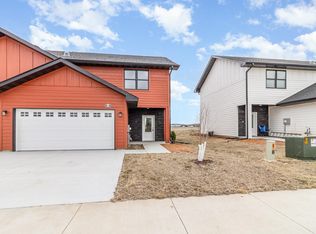 815 Viburnum St, Belle Plaine, MN 56011