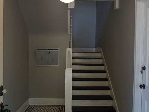 2nd image of 426 1/2 NW 24th St #3690519