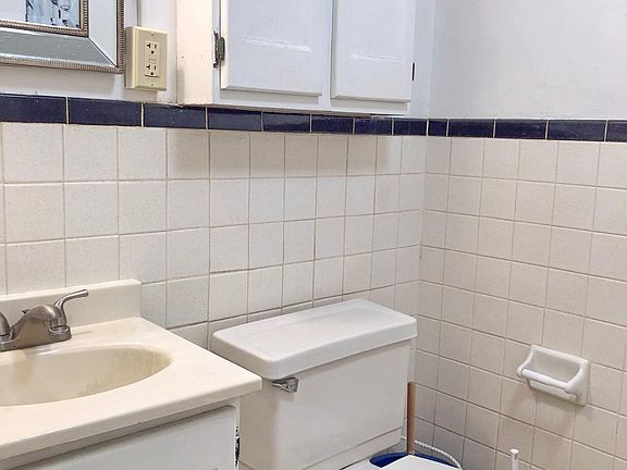 2nd image of 241 5th Ave APT 5
