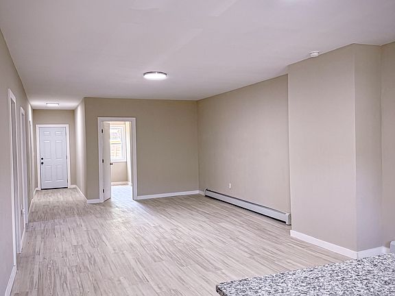 4th image of 181 Pine St Unit 1