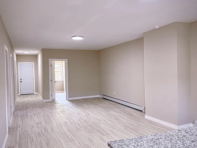 181 Pine St #1 — Photo 4