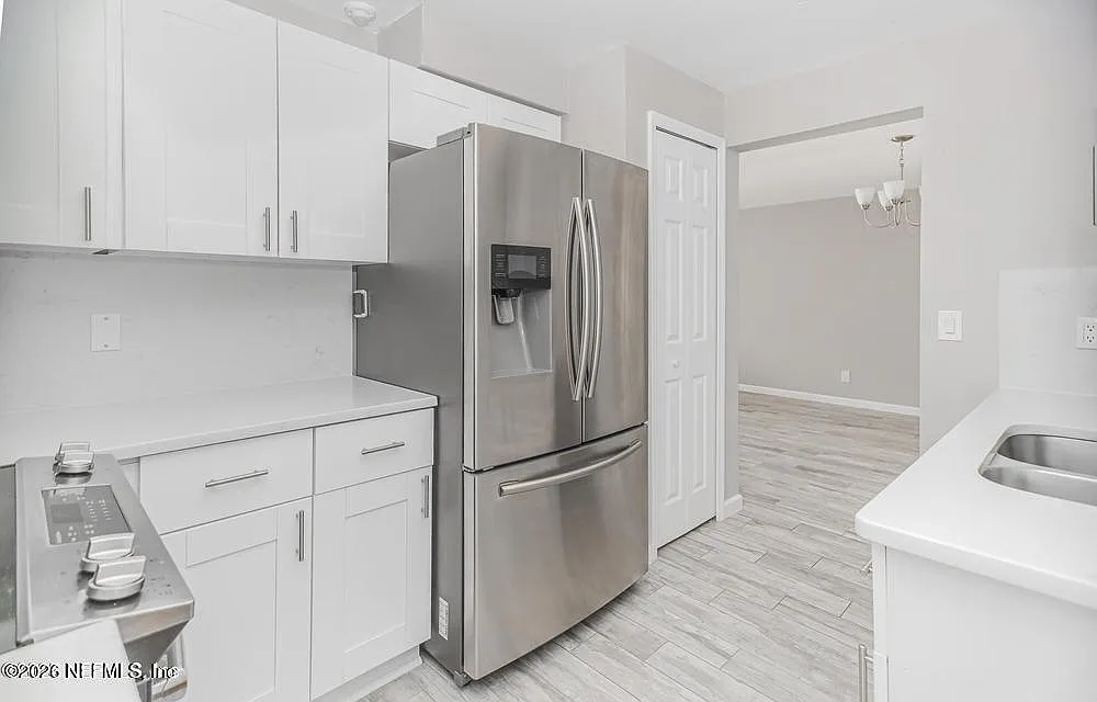 3 bed, 2.0 bath, 1180 sqft, $1,400 — Photo 3