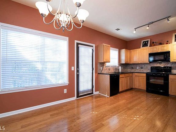 4th image of 3234 Tucker Pointe Dr
