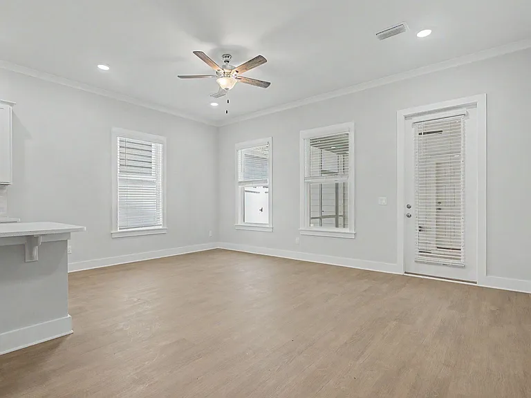 4065 Four Oaks Blvd — Photo 19