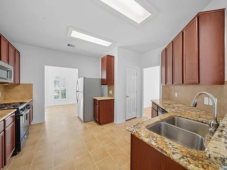 14730 Fir Knoll Way — Photo 12