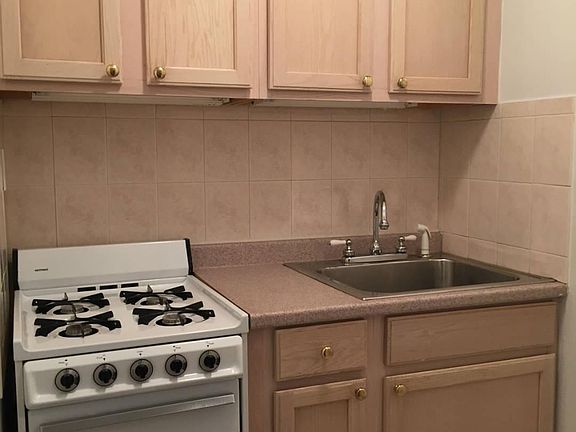 5th image of 227 E 83rd St APT 3C