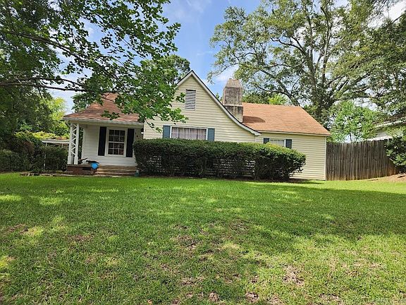 2nd image of 1014 W Oak St