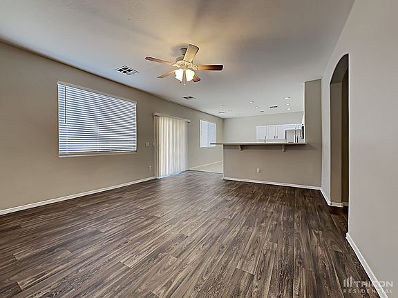 5th image of 44164 W Griffis Dr